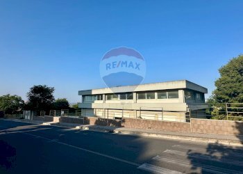 Casa all\'aperto - Locale Commerciale Via Pietro Nenni
 
80, Ragusa - foto 37