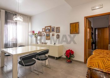 Sala da pranzo - Appartamento via Della Quercia
 
10, Ragusa - foto 6