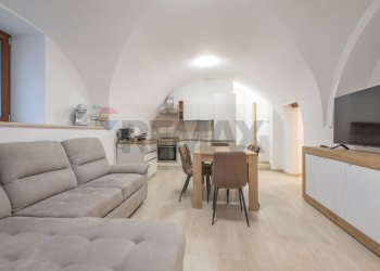 Sala da pranzo - Trilocale Via Educandato
 
39, Villamagna - foto 2