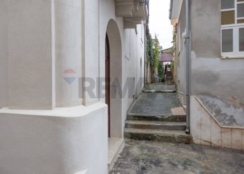 Scale - Trilocale Via Educandato
 
39, Villamagna - foto 14