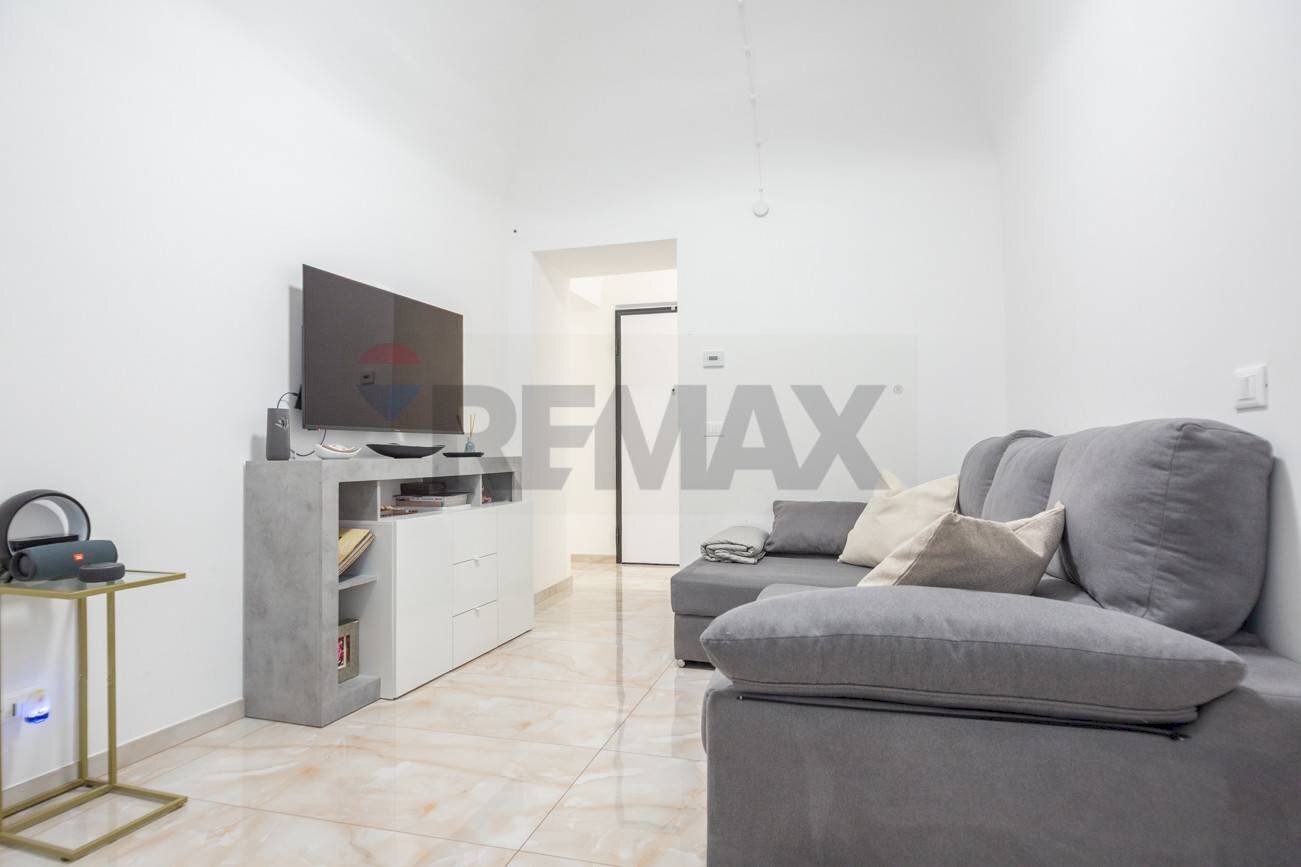 Soggiorno - Three-room apartment Via Educandato
39, Villamagna - photo 2