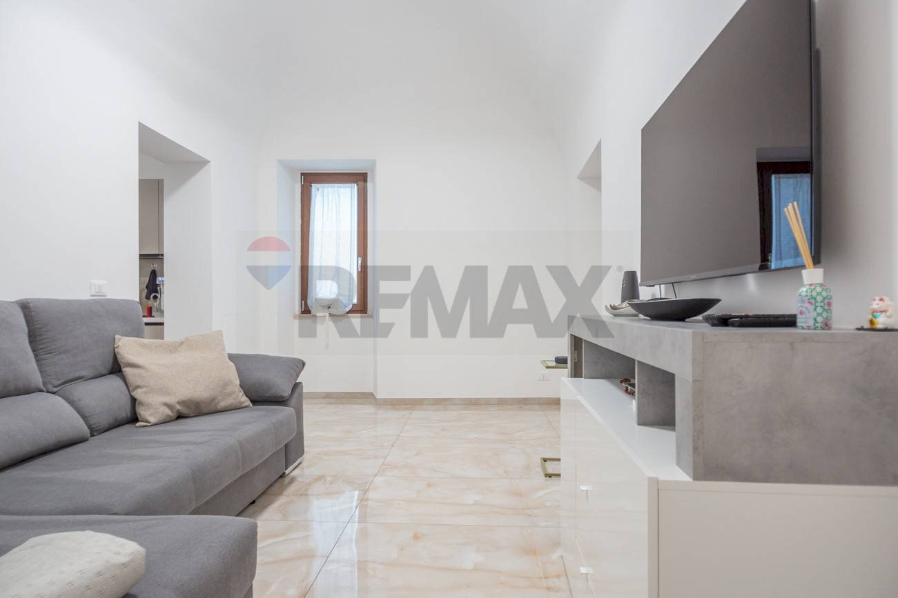 Soggiorno - Three-room apartment Via Educandato
39, Villamagna - photo 3