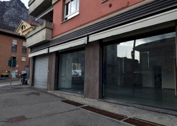 Foto 2 - Locale Commerciale Viale Adamello
 
42, Lecco - foto 2
