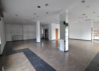 Foto 7 - Locale Commerciale Viale Adamello
 
42, Lecco - foto 7