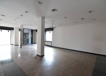 Foto 9 - Locale Commerciale Viale Adamello
 
42, Lecco - foto 9