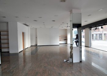 Foto 15 - Locale Commerciale Viale Adamello
 
42, Lecco - foto 15