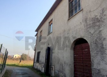 Edificio all\'aperto - Casa semi indipendente Via La Costa
 
16, Arce - foto 9