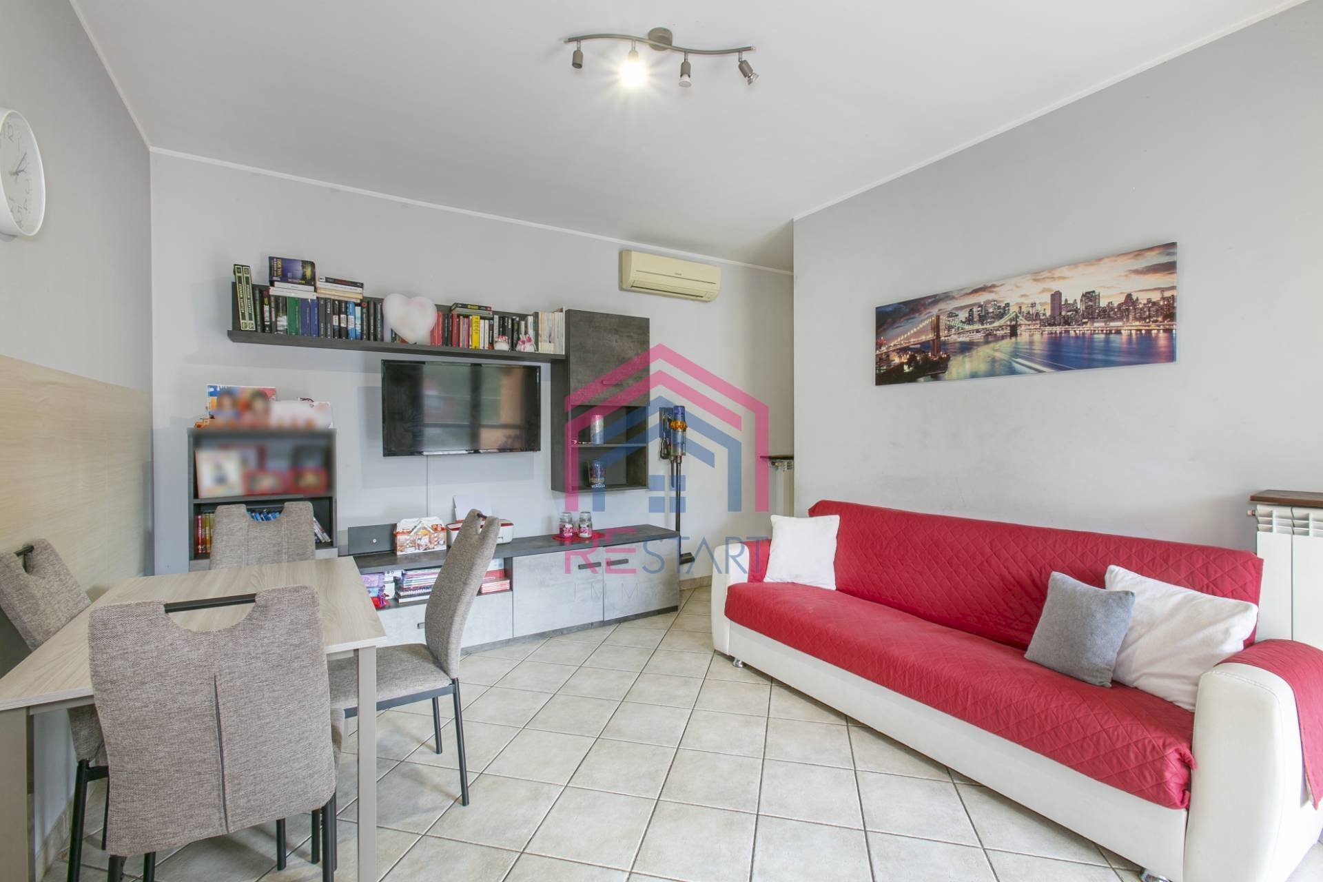 Foto 1 - Trilocale VIALE DELLE ARTI
 
13, Pomezia - foto 1