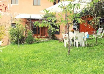 Molin del Piano vendesi porzione di colonica - Rustico via di Parga
 
1, Pontassieve - foto 3