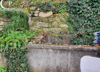 Molin del Piano vendesi porzione di colonica - Rustico via di Parga
 
1, Pontassieve - foto 7