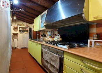 Molin del Piano vendesi porzione di colonica - Rustico via di Parga
 
1, Pontassieve - foto 10