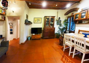 Molin del Piano vendesi porzione di colonica - Rustico via di Parga
 
1, Pontassieve - foto 13