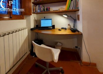 Molin del Piano vendesi porzione di colonica - Rustico via di Parga
 
1, Pontassieve - foto 17