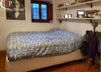 Molin del Piano vendesi porzione di colonica - Rustico via di Parga
 
1, Pontassieve - foto 19