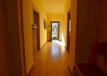 Corridoio - Casa indipendente strada di Pascomonti, 24, Mondovì - foto 20