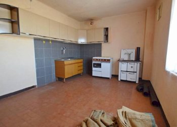 Cucina - Casa indipendente strada di Pascomonti, 24, Mondovì - foto 23