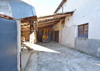 Cortile interno - Casa indipendente strada di Pascomonti, 24, Mondovì - foto 31