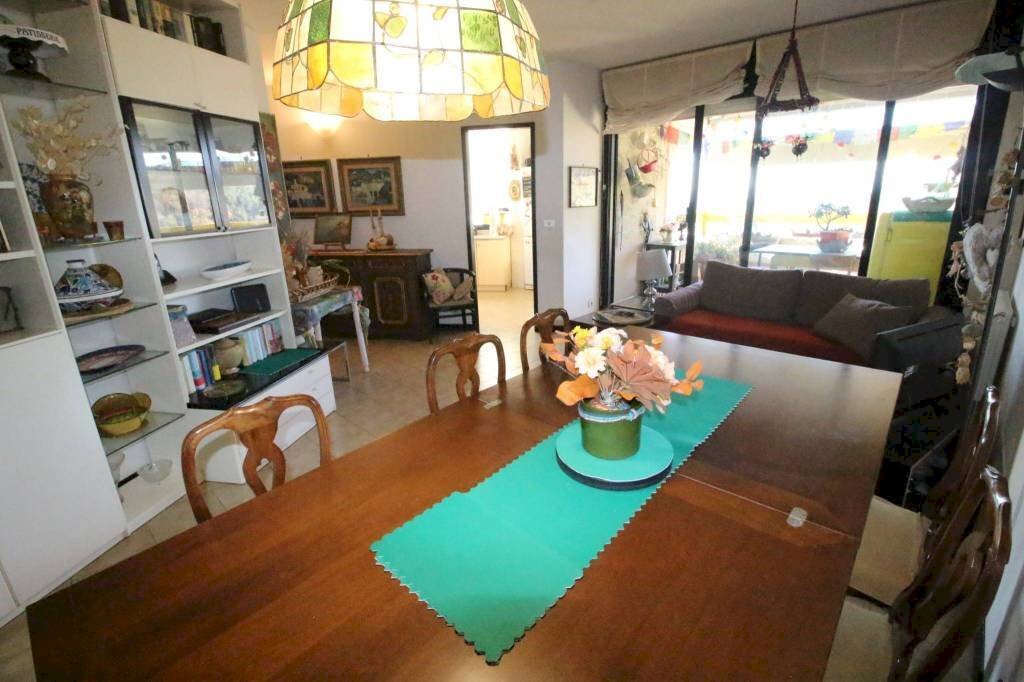 Soggiorno - Trilocale via Emilio Salgari, Genova (zona Pegli) - foto 1