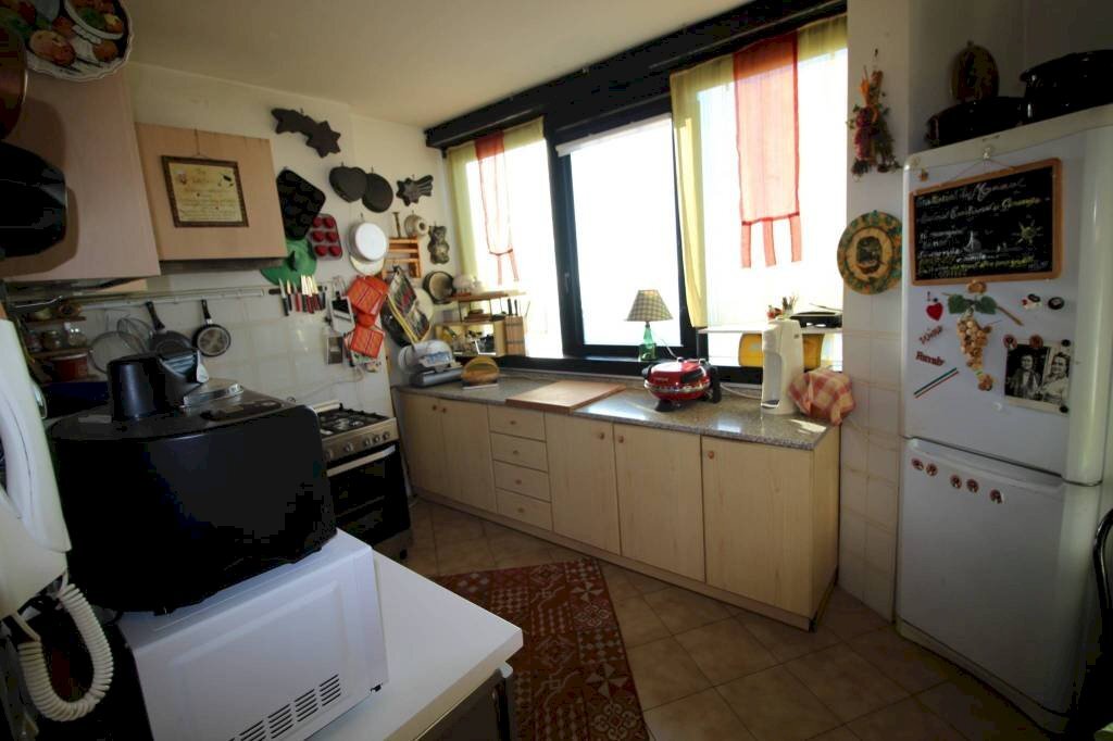 Cucina - Trilocale via Emilio Salgari, Genova (zona Pegli) - foto 2