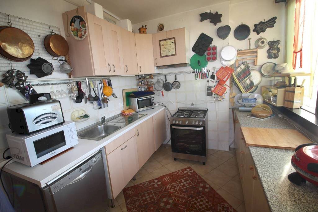 Cucina - Trilocale via Emilio Salgari, Genova (zona Pegli) - foto 3