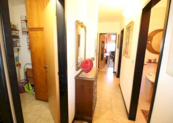 Corridoio - Trilocale via Emilio Salgari, Genova (zona Pegli) - foto 26