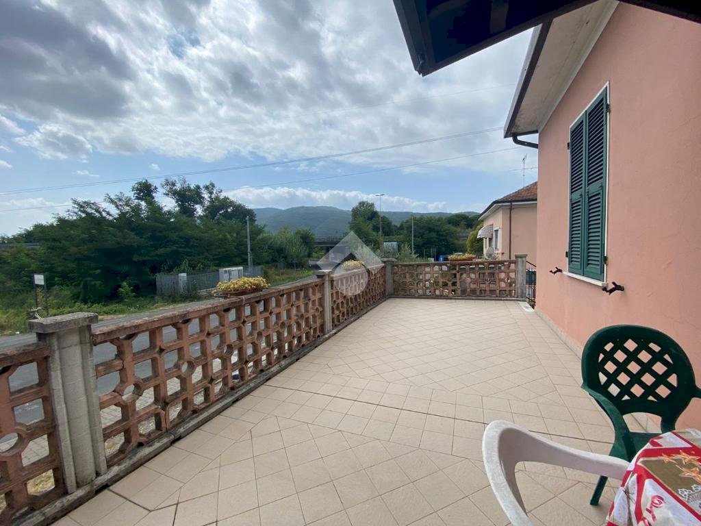 Three-room apartment Via Brigata Partigiana Ugo Muccini, Sarzana - photo 1