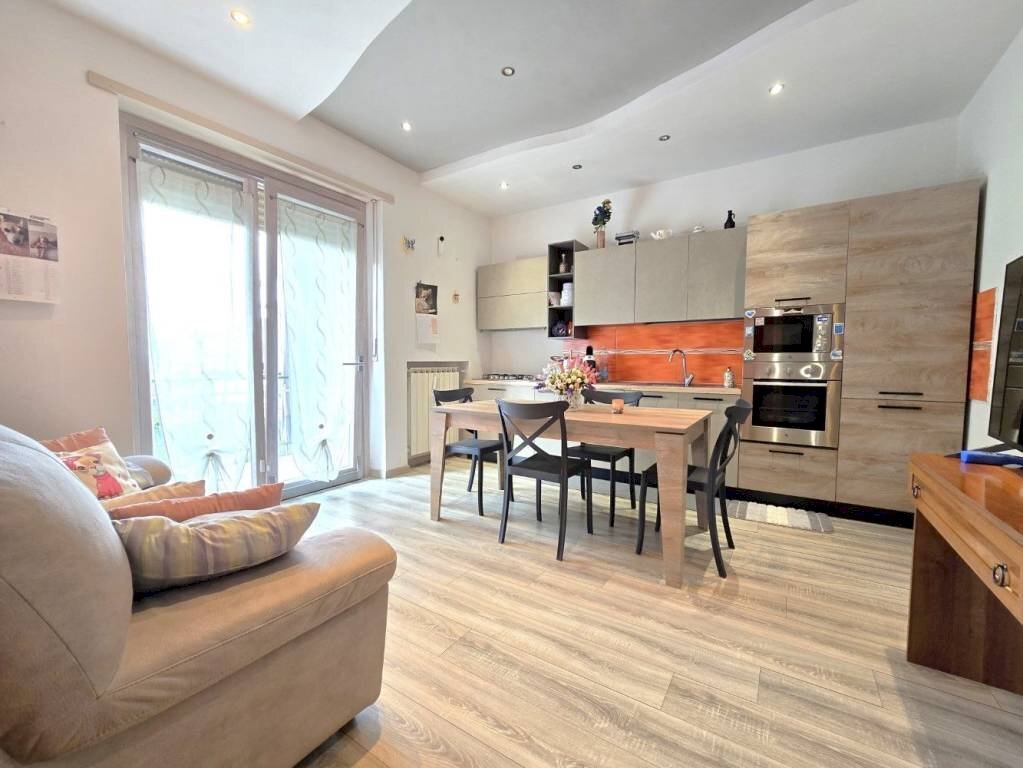 Salone - Two-room apartment via Vivaro, Alba - photo 2