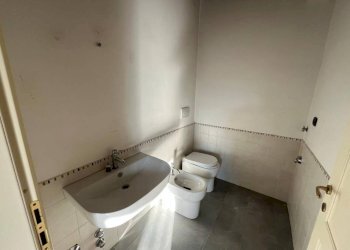 Bagno - Appartamento via Ambuschetti, 9, Chieri - foto 6