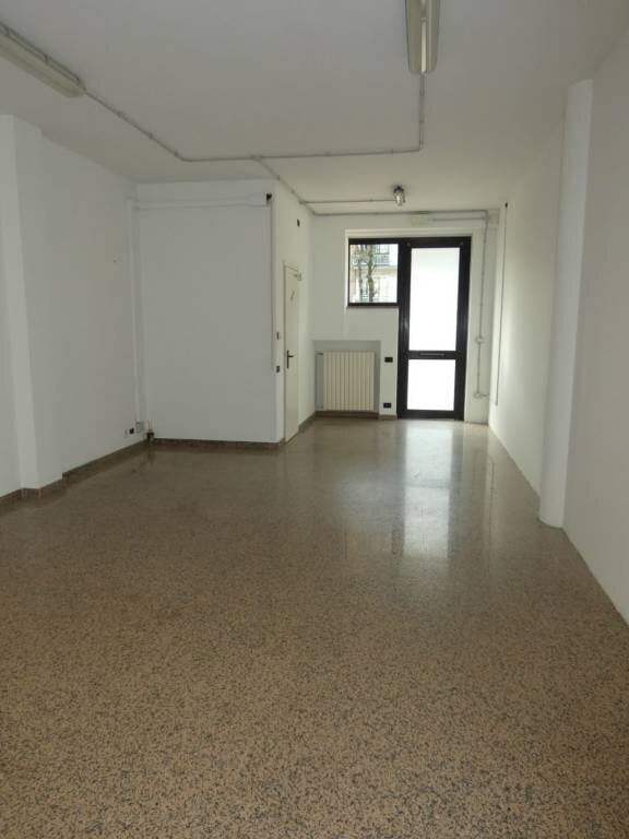 Interno non residenziale - Negozio via Cuneo, Alba - foto 2