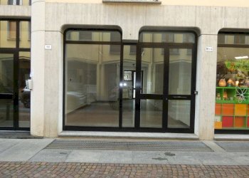 Ingresso - Shop via Cuneo, Alba - photo 1