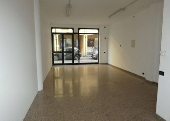 Interno non residenziale - Shop via Cuneo, Alba - photo 3