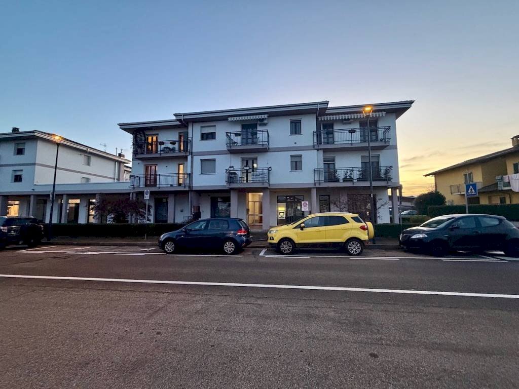 Facciata - Quadrilocale via 25 Aprile, 9a, Verrone - foto 1