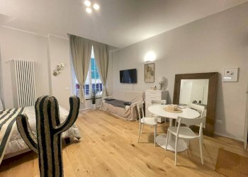 Salone - One-room apartment vico Superiore di Pellicceria, Genova (neighborhood Centro Storico) - photo 2