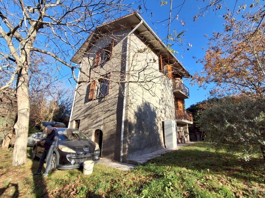 Facciata - Casa indipendente strada Leontina Collina, San Leo - foto 2