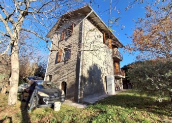 Facciata - Casa indipendente strada Leontina Collina, San Leo - foto 2