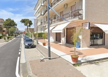 Commercial Premises Mondragone - photo 1