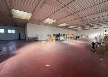 IMG_2306.jpg - Locale Commerciale Cassola - foto 4