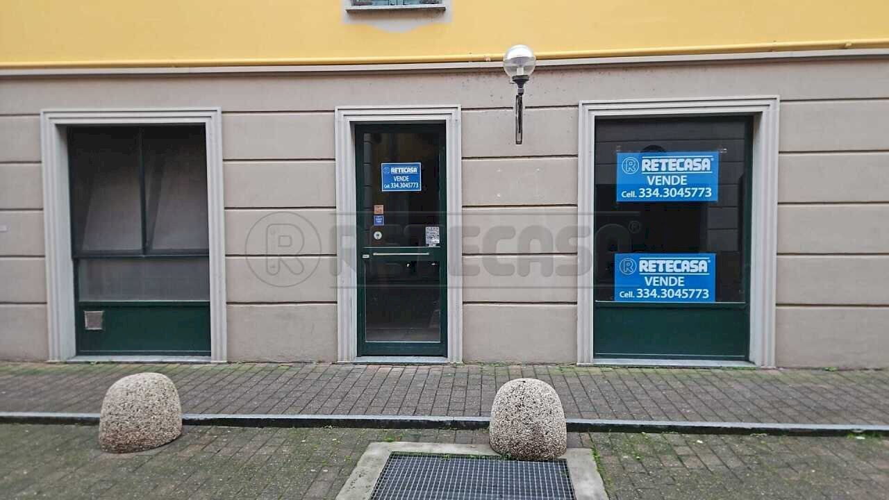 PHOTO-2025-12-18-16-14-26.jpg - Food - Gastronomy Piazza Guseppe Novello 8, Codogno - photo 1