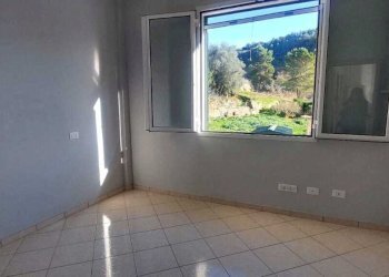 WhatsApp Image 2025-12-11 at 17.42.27.jpeg - Three-room apartment Strada Montegrazie, Imperia - photo 10