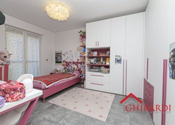 5.0 CAMERA 2.jpg - Appartamento VIA CIBRARIO SC B 33, Genova (zona Sestri Ponente) - foto 20