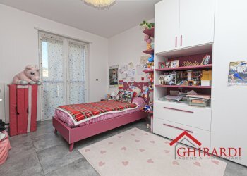 5.1 CAMERA 2.jpg - Appartamento VIA CIBRARIO SC B 33, Genova (zona Sestri Ponente) - foto 21