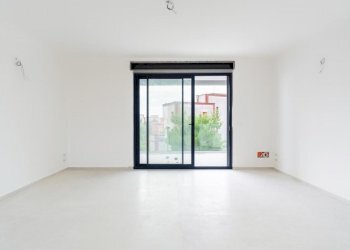 WhatsApp Image 2025-12-16 at 10.25.2.jpeg - Quadrilocale Via Benedetto Croce 5656, Lecce - foto 6