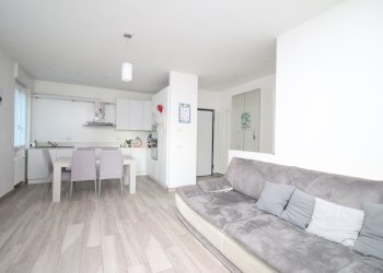 Zona giorno con cucina a vista - Trilocale via salita cappuccini  11, Como - foto 5