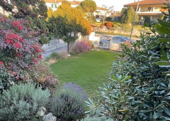 giardino fronte - Villa a Schiera zona bocciodromo, Castel San Giovanni - foto 21