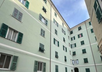 Quadrilocale Via Chiaravagna, Genova (zona Sestri Ponente) - foto 1