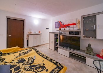 Four-room apartment Via Roma, Caraglio - photo 8