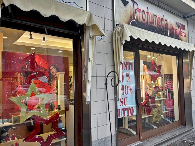 Negozio VIALE CONTE CROTTI, Aosta - foto 1