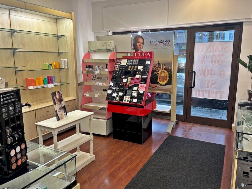 Negozio VIALE CONTE CROTTI, Aosta - foto 2