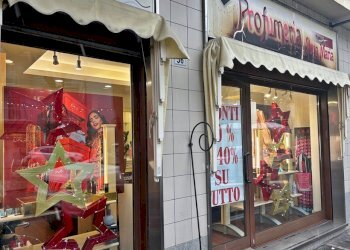 Negozio VIALE CONTE CROTTI, Aosta - foto 1