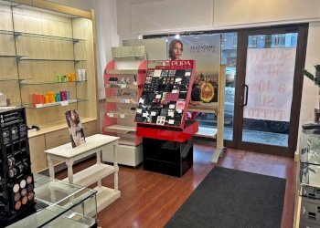 Negozio VIALE CONTE CROTTI, Aosta - foto 2